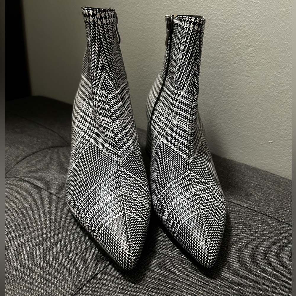 Houndstooth/plaid ankle bootie